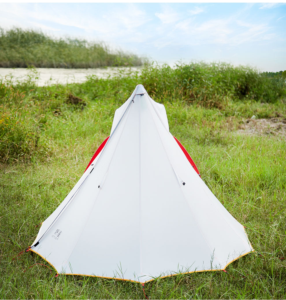 Tente extérieure à la fois simple et élégante, parfaite pour le camping