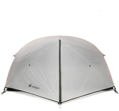 Tente double couche imperméable pour le camping en plein air .