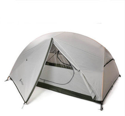 Tente double couche imperméable pour le camping en plein air .