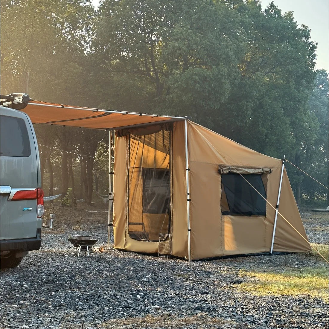 Auvent de caravane avec tente combinée .