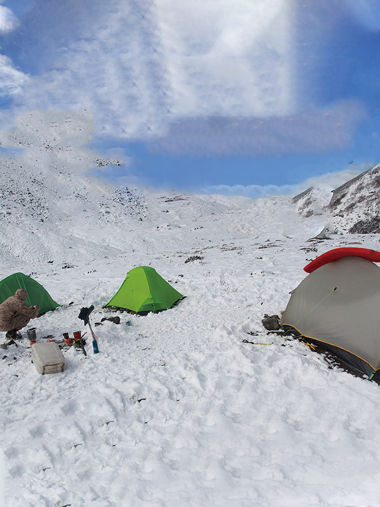 Tente de randonnée  pour le camping en plein air .